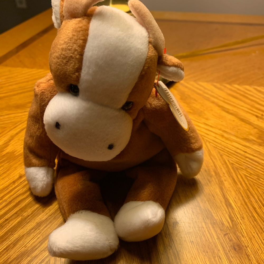 Rare beanie baby. “ BESSIE THE COW”. PVC pellets